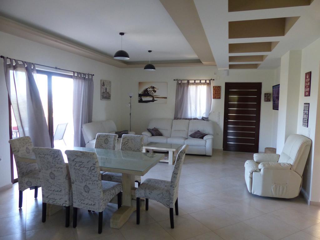 Villa Ikaros Kalamitsi Amygdali Quarto foto